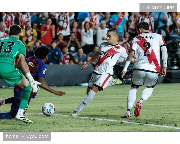 西甲联赛巴萨年轻阵容成长迅速 亚马尔等新秀担重任